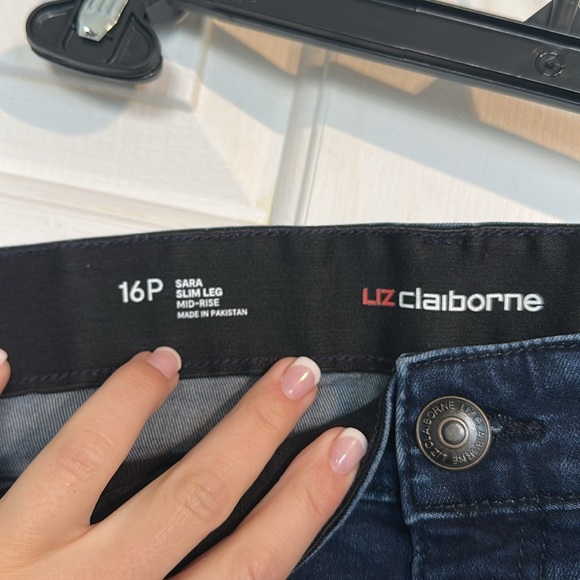 Liz Claiborne Sara Slim Leg Jean size 16P - Picture 4 of 4